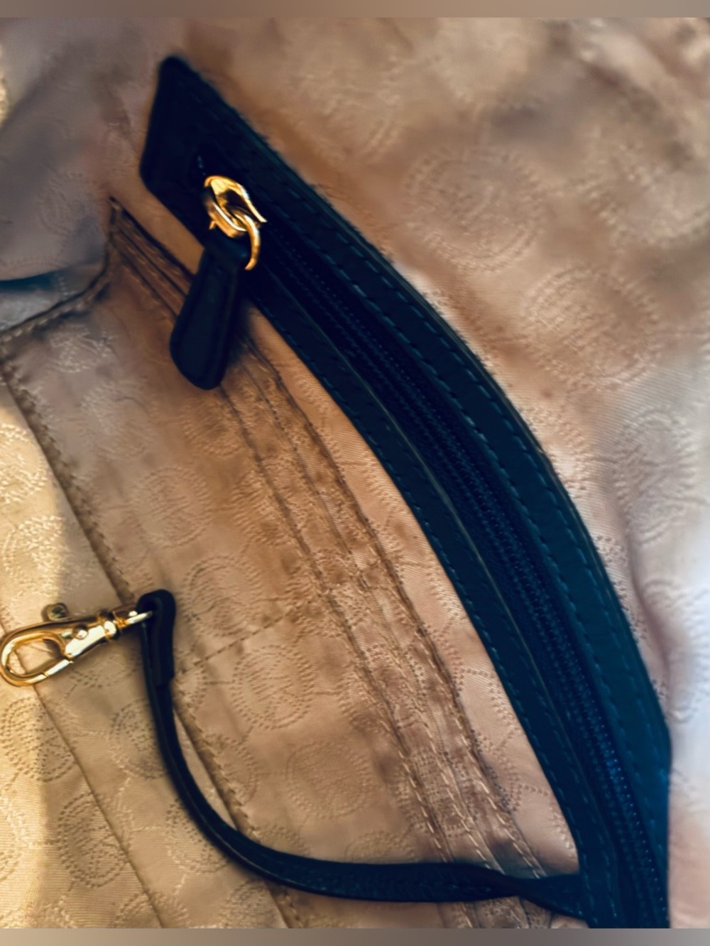 Michael Kors Dark Navy Soft Pebbled Leather Crossbody Set with Gold hardware - Picture 8 of 14